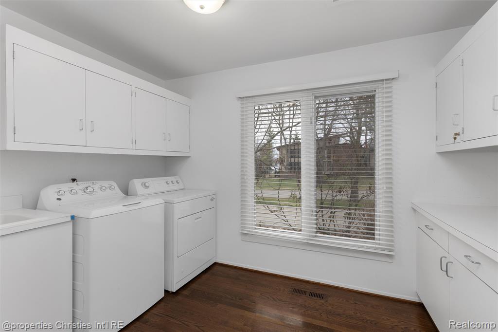 4768 Wendrick Drive, West Bloomfield, MI 48323 — Photo 19