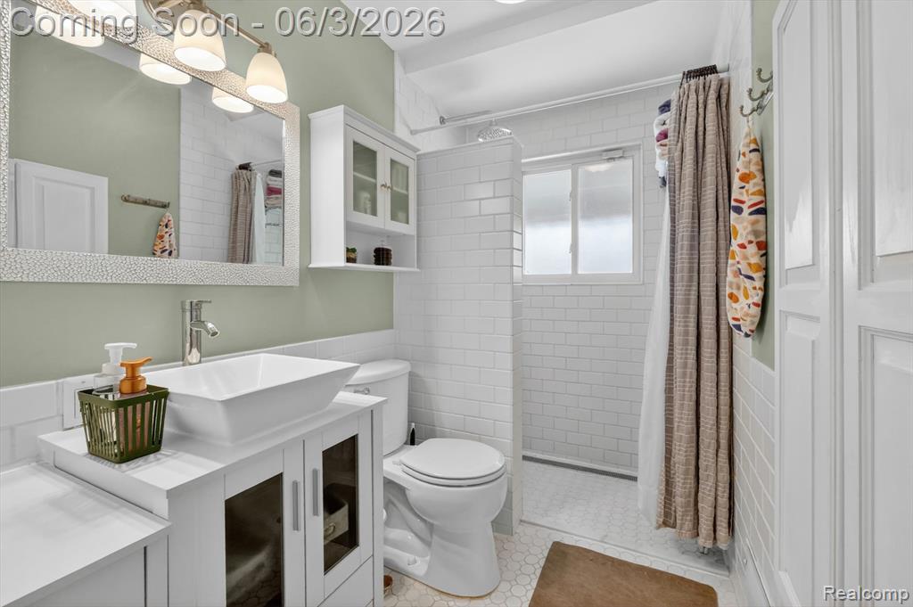 512 Redwood Drive, Troy, MI 48083 — Photo 21