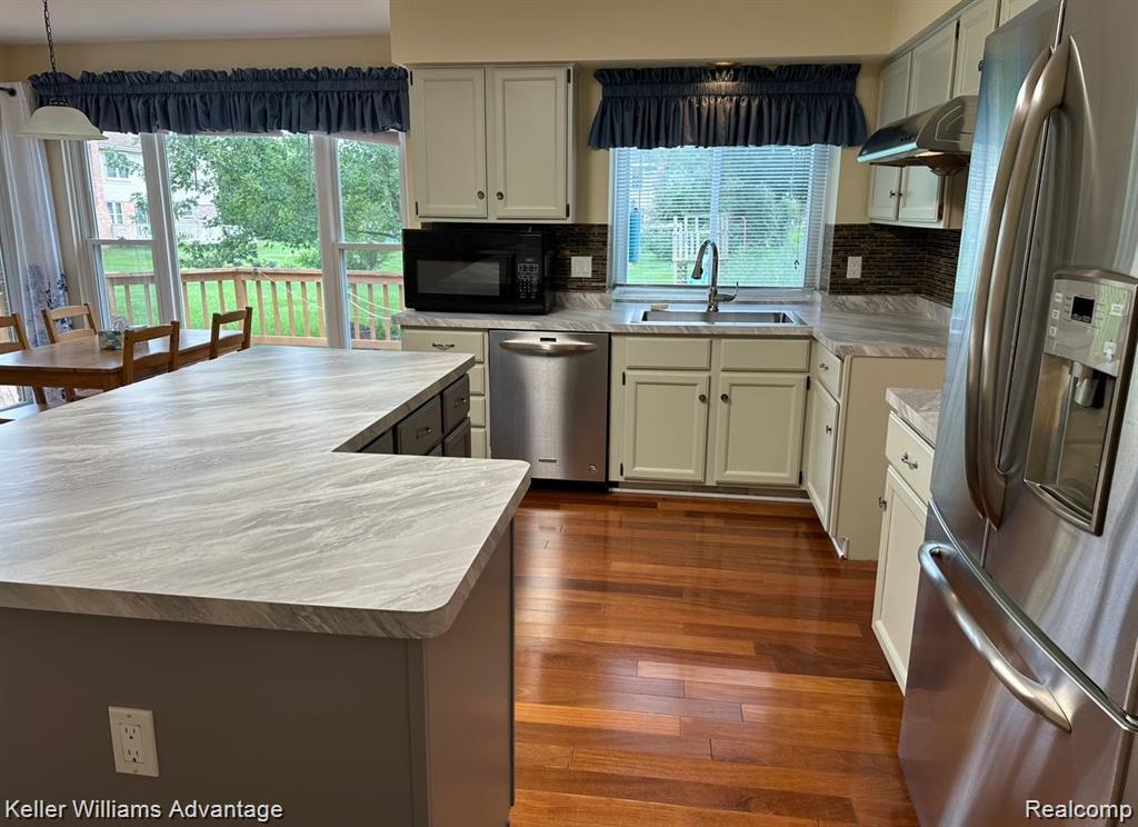 45655 LARCHMONT Drive, Canton, MI 48187 — Photo 9