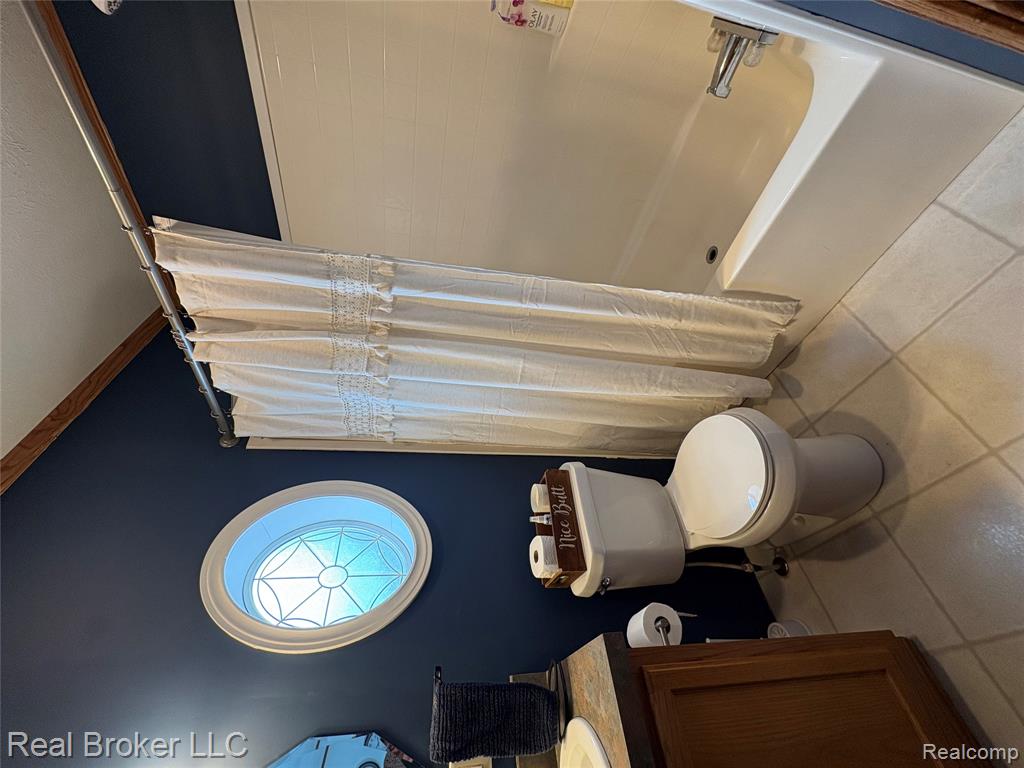 6054 Lapeer Road, Burton, MI 48509 — Photo 12