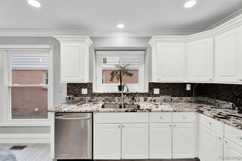 43576 INGLENOOK, Sterling Heights, MI 48314 — Photo 33