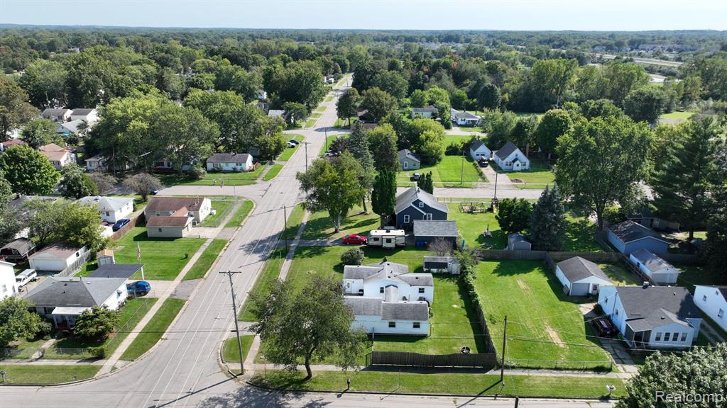4322 GREENLY Street, Burton, MI 48529 — Photo 34