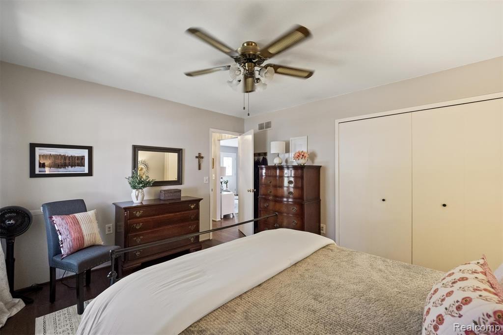 375 Neptune Drive, Walled Lake, MI 48390 — Photo 18