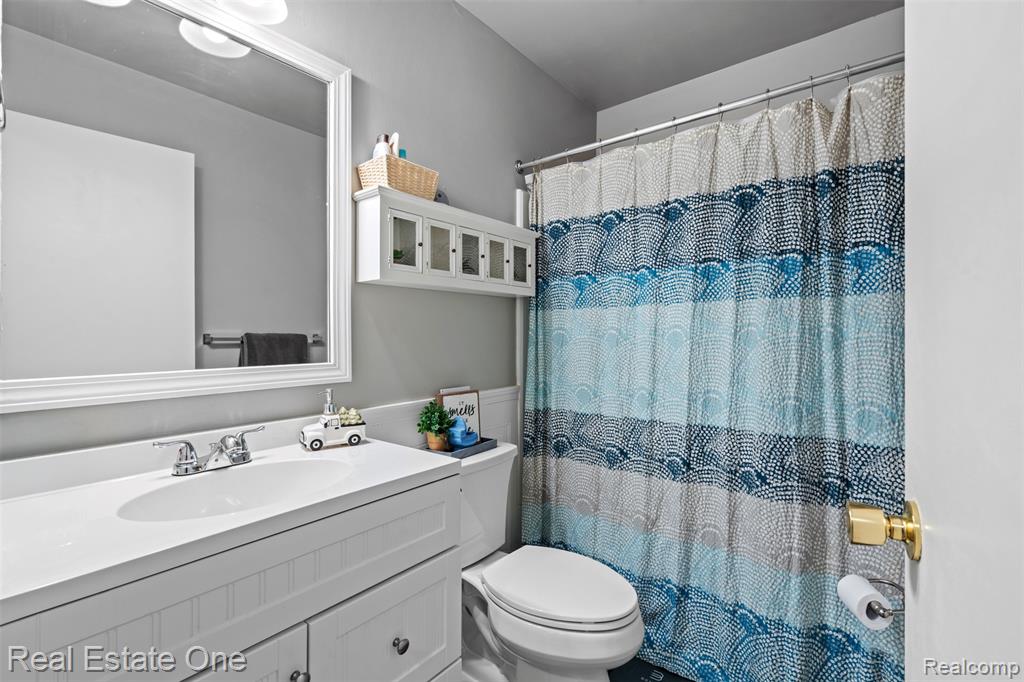 8586 Cass River Drive, Fowlerville, MI 48836 — Photo 24