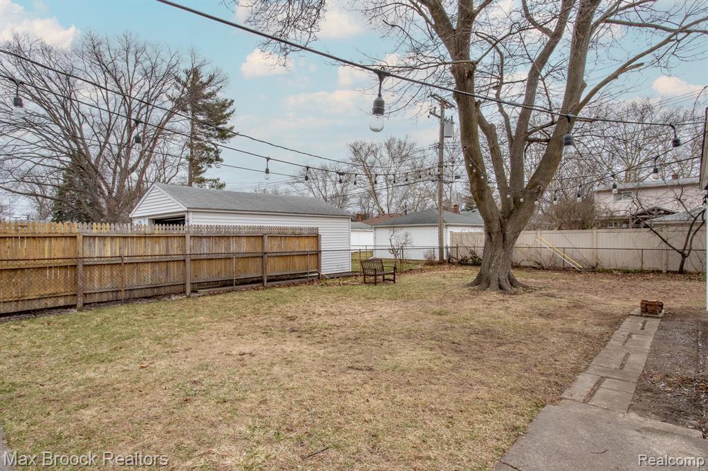 24460 Rosewood Street, Oak Park, MI 48237 — Photo 62