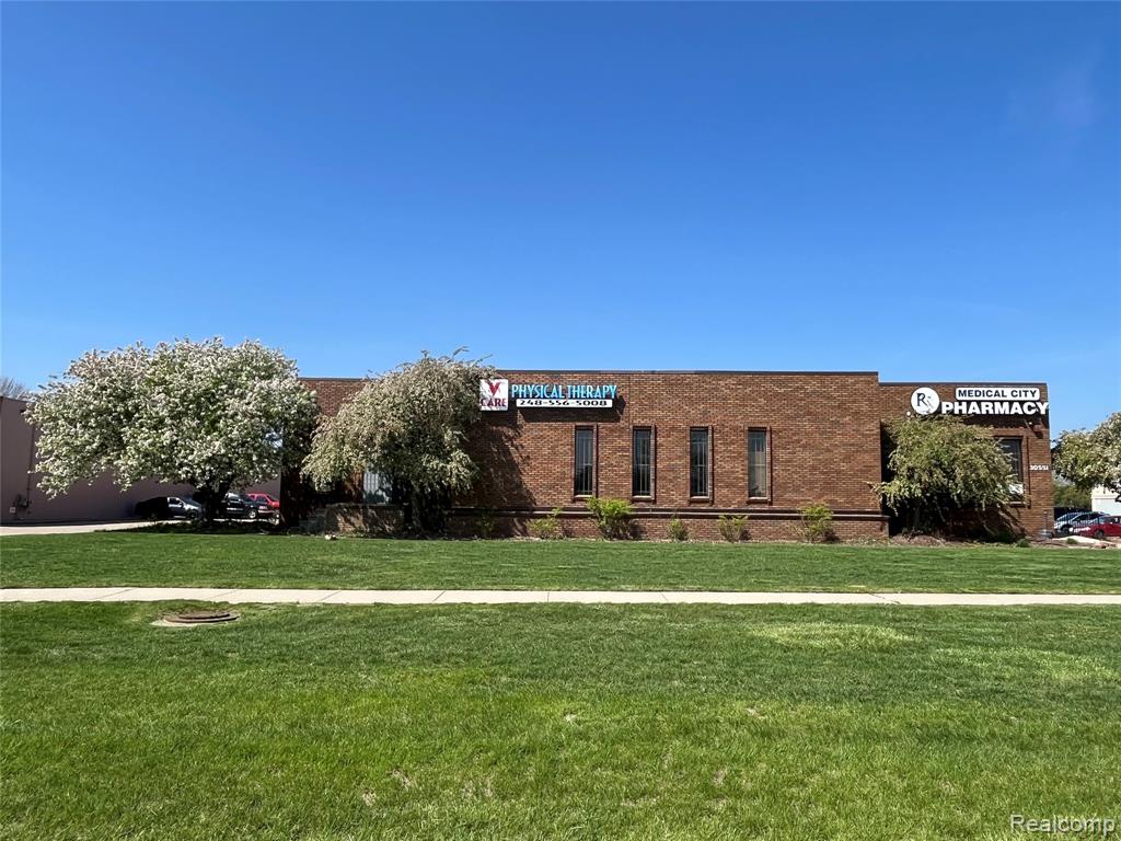 30549 Stephenson Highway, Madison Heights, MI 48071 — Photo 2