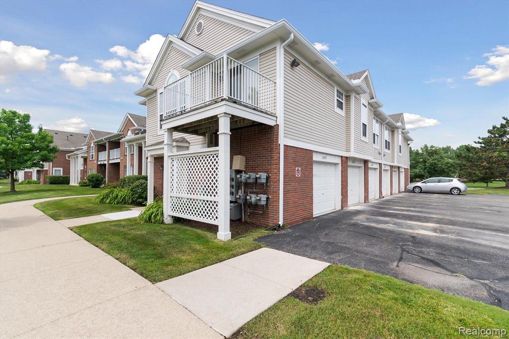 16699 CARRIAGE Way, Northville, MI 48168 — Photo 5
