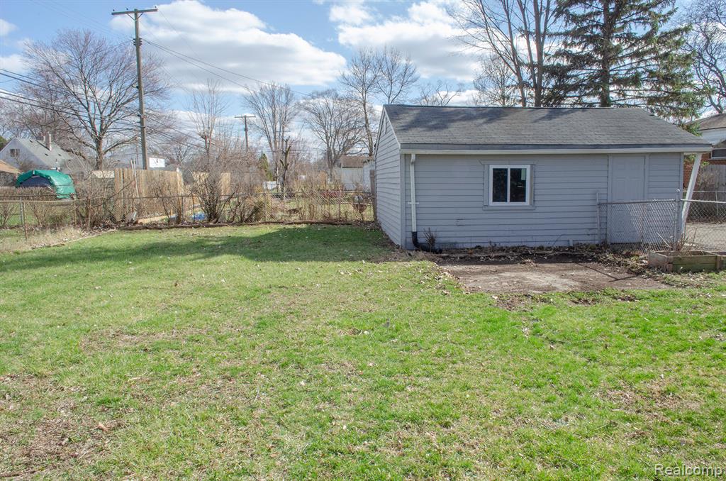 5850 Deering Street, Garden City, MI — Photo 8