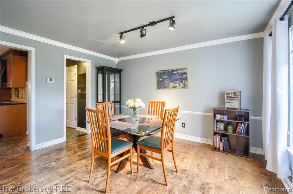 4449 Brighton Drive, Grand Blanc, MI 48439 — Photo 34