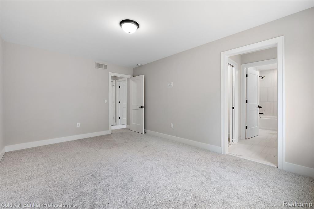 8257 STONEY CREEK Drive, South Lyon, MI 48178 — Photo 39