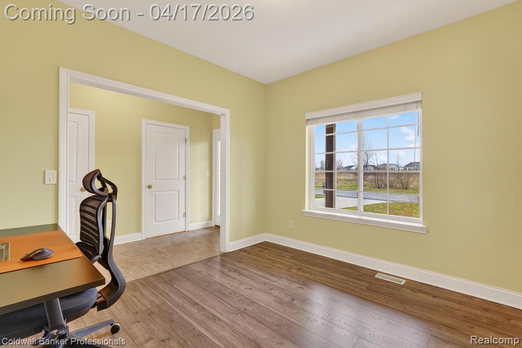 8314 Peninsula Circle, Grand Blanc, MI 48439 — Photo 8