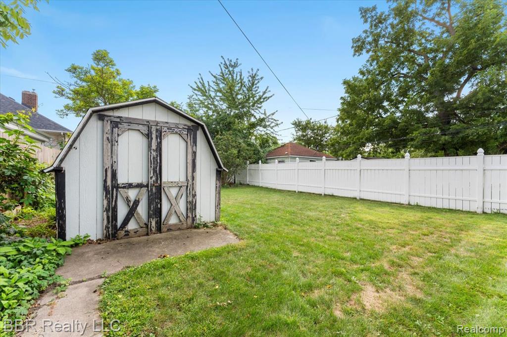 417 St. Joseph Street, Trenton, MI 48183 — Photo 17