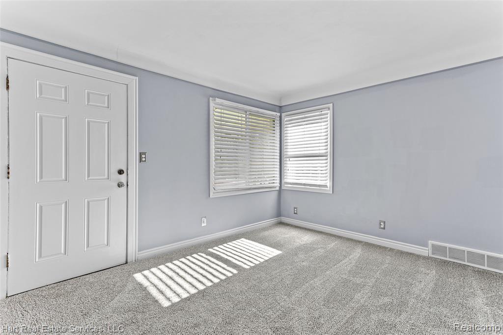 615 Garfield Avenue, Lincoln Park, MI 48146 — Photo 5