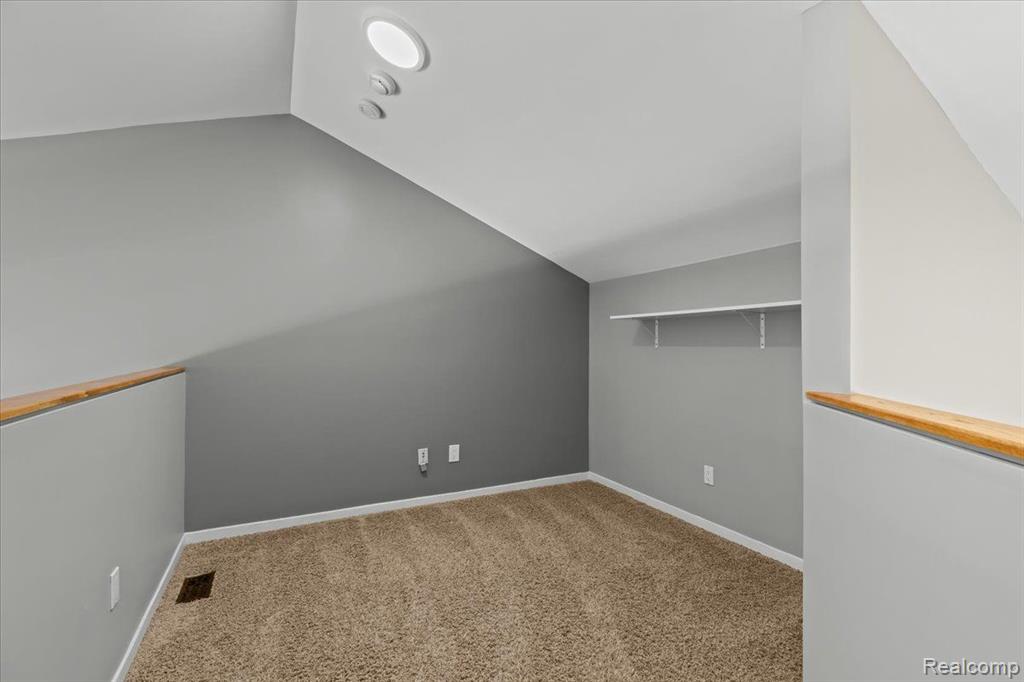 3965 N VANSTONE Drive, Commerce Twp, MI 48382 — Photo 13