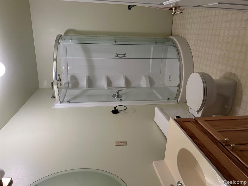 817 Lamoreaux Drive, Lapeer, MI 48446 — Photo 15