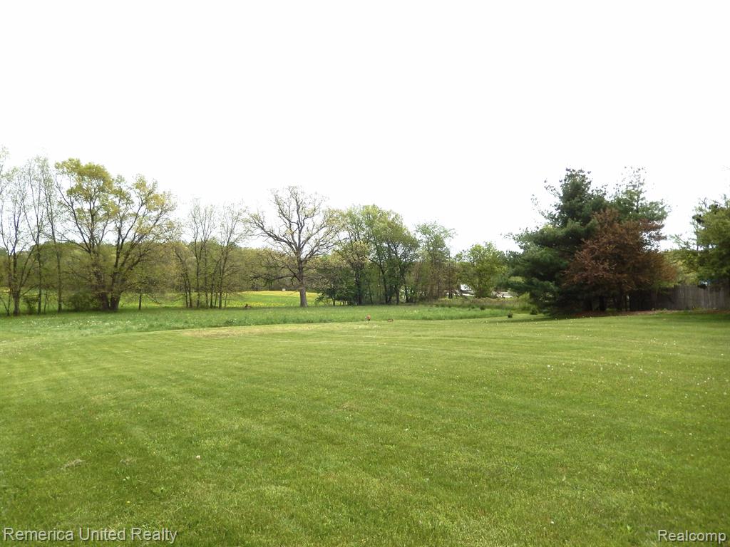 6740 HERBST Road, Brighton, MI 48114 — Photo 41