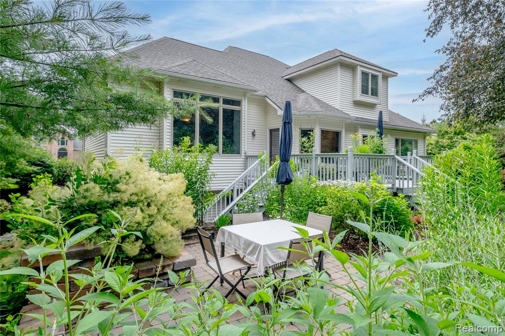 4230 Pavilion Court, Fenton, MI 48430 — Photo 40
