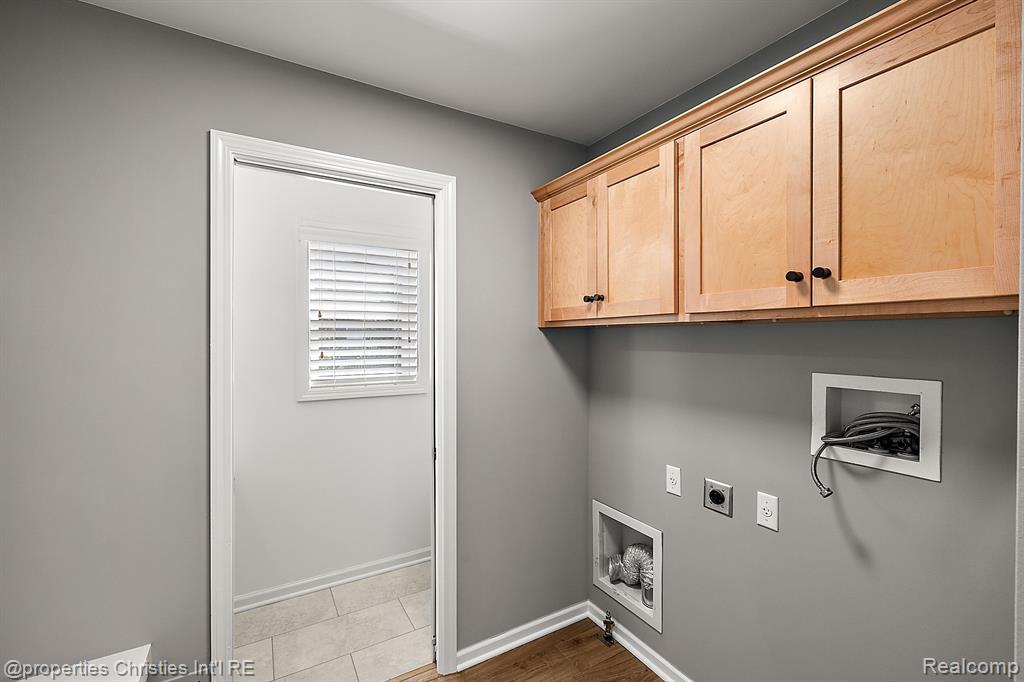 4125 S Newton Road, Commerce Twp, MI 48390 — Photo 17