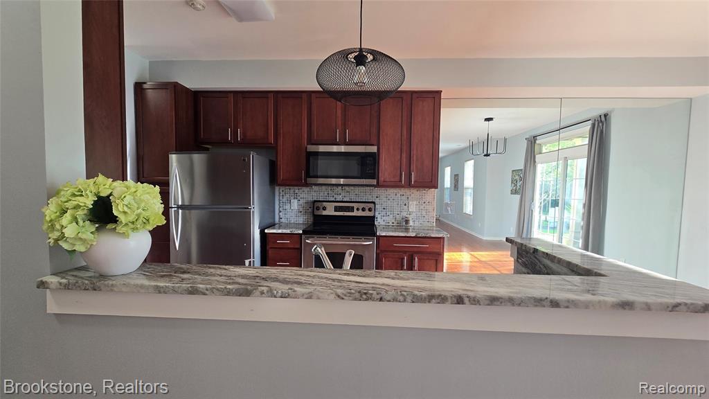 1976 Pinecroft Drive, 194, Canton, MI 48188 — Photo 8