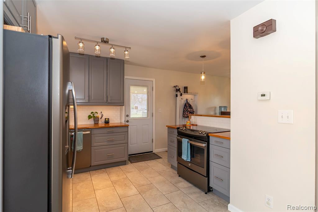 13257 Strong Boulevard, South Rockwood, MI — Photo 18