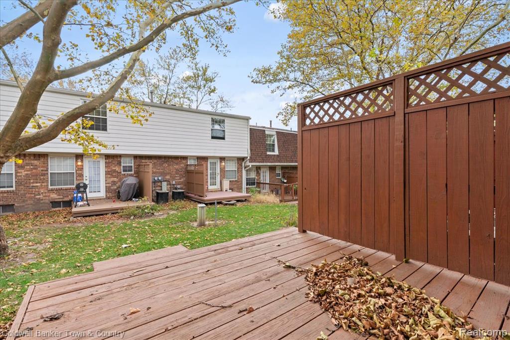 6232 Beechfield Drive, Lansing, MI 48911 — Photo 23