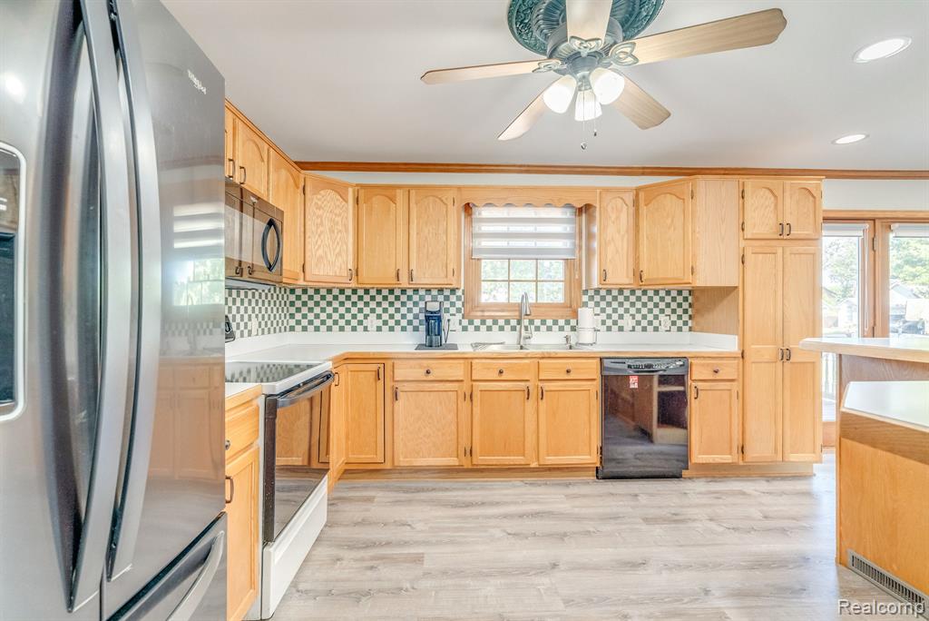 500 Connecticut Avenue, Marysville, MI 48040 — Photo 5