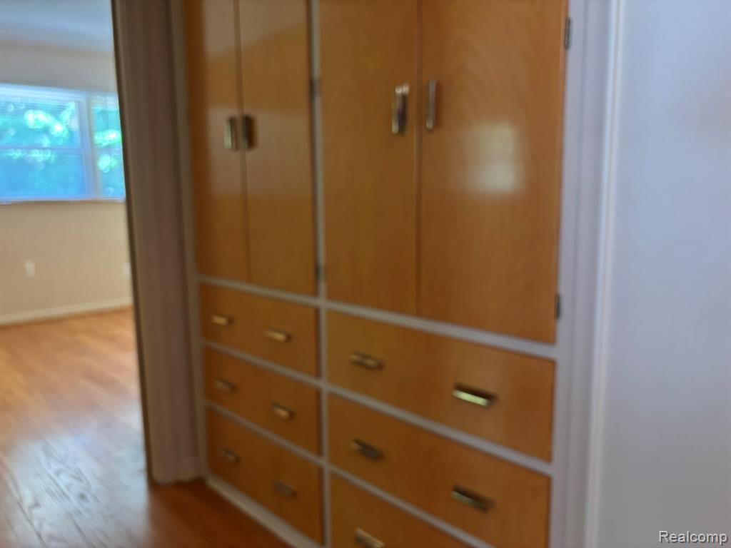 1918 Sherwood Glen, Bloomfield Hills, MI 48302 — Photo 25