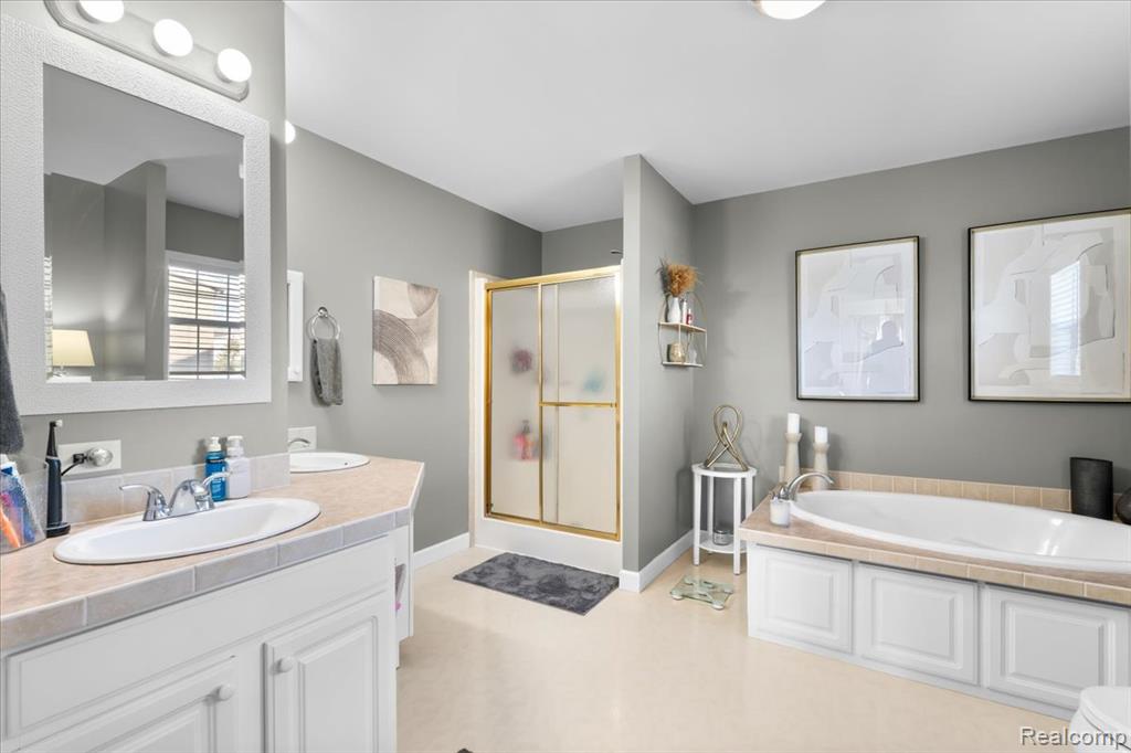 11201 Woodchester Court, South Lyon, MI 48178 — Photo 21