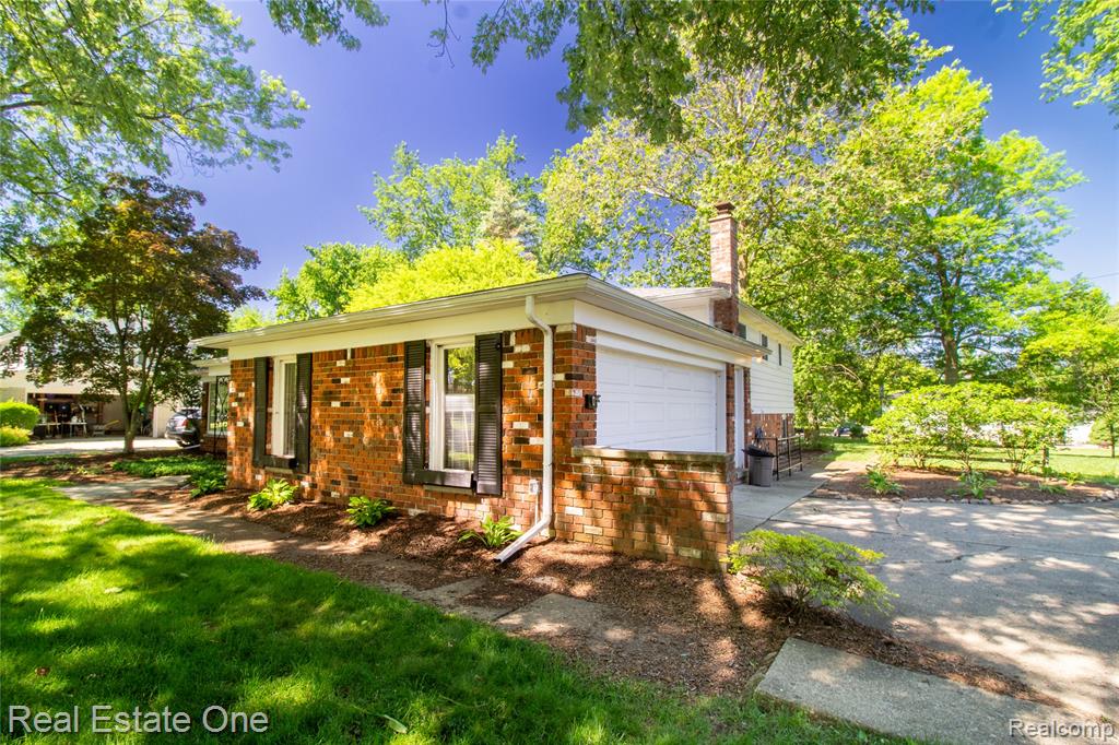 4243 FROSTWOOD Court, Troy, MI 48098 — Photo 3