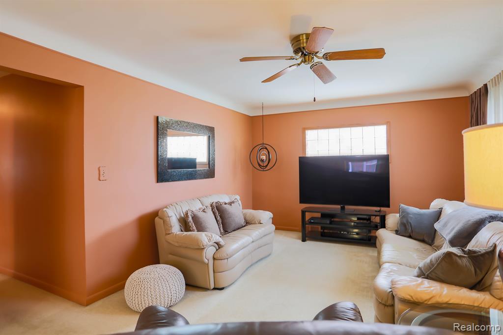 6832 Engleman, Center Line, MI 48015 — Photo 6