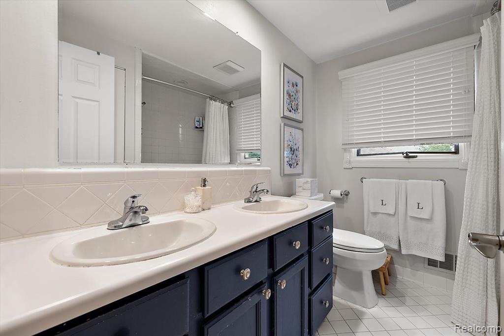 43456 Hartwick Drive, Sterling Heights, MI 48313 — Photo 30