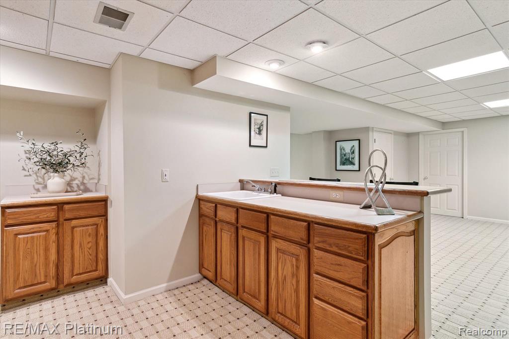 4823 FAIRWAYS Drive, Brighton, MI 48116 — Photo 44