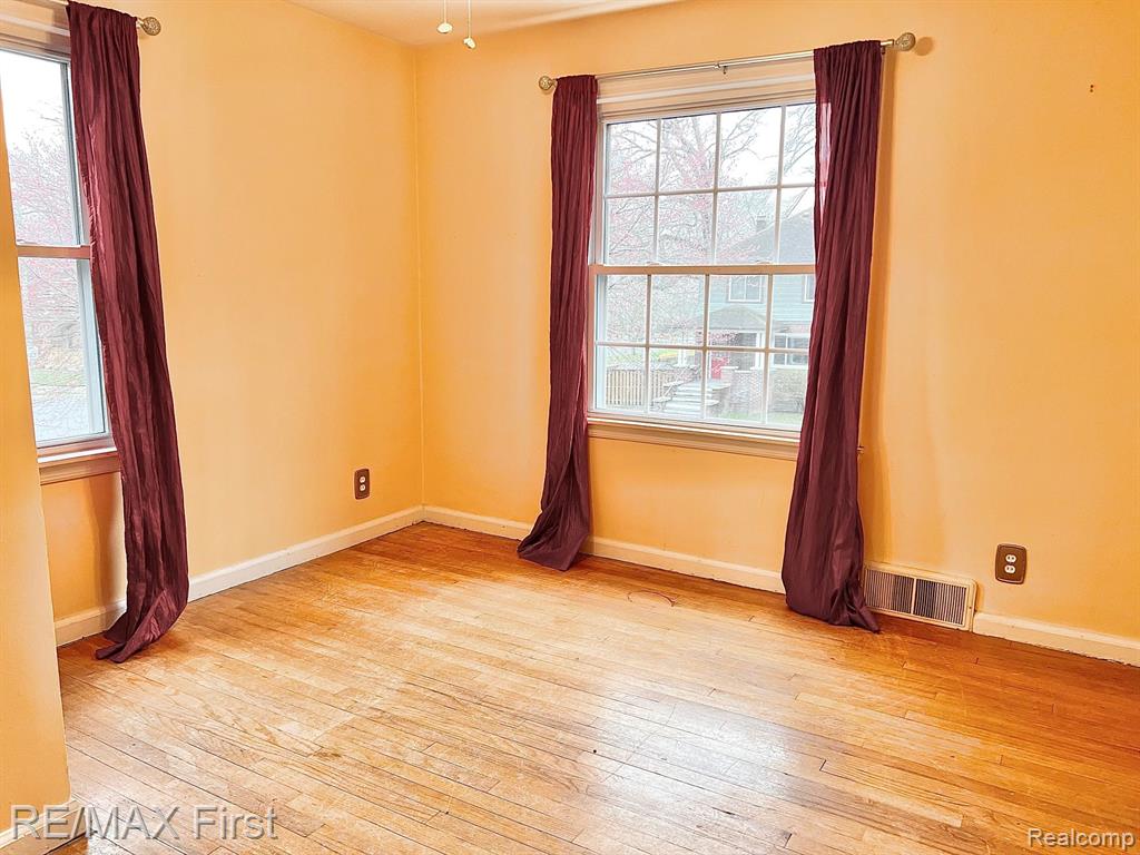 426 W WOODLAND Street, Ferndale, MI 48220 — Photo 19