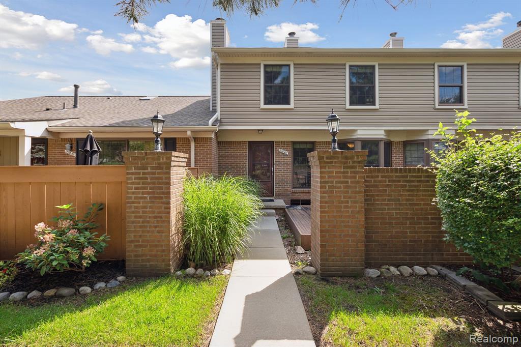 22040 EDGEWATER, Novi, MI — Photo 3