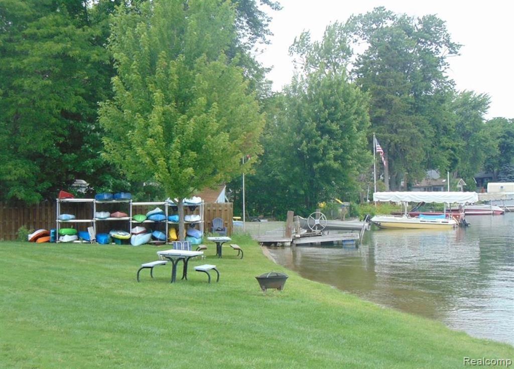 1675 CASS LAKE Road, D, Keego Harbor, MI 48320 — Photo 20