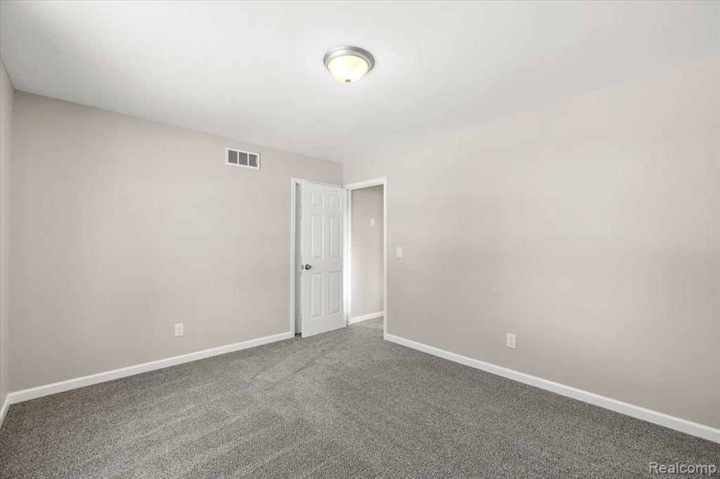 927 Alan Drive, Lake Orion, MI 48362 — Photo 28
