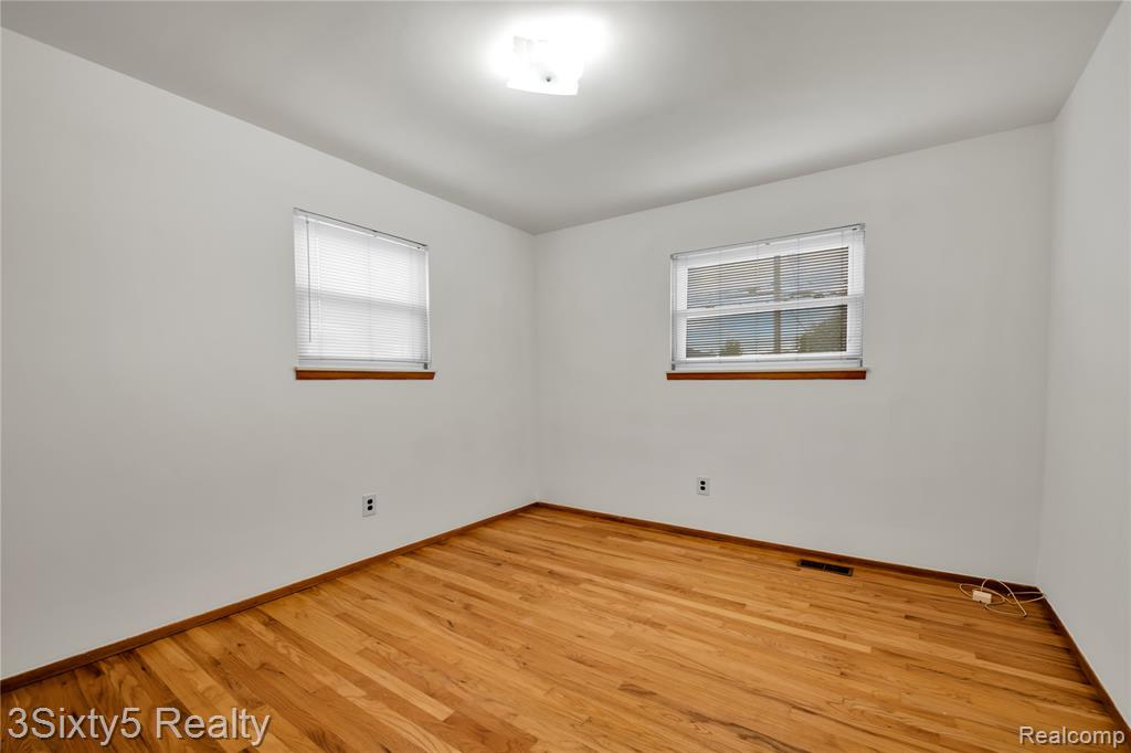 30572 S Gibraltar Road, Rockwood, MI — Photo 9