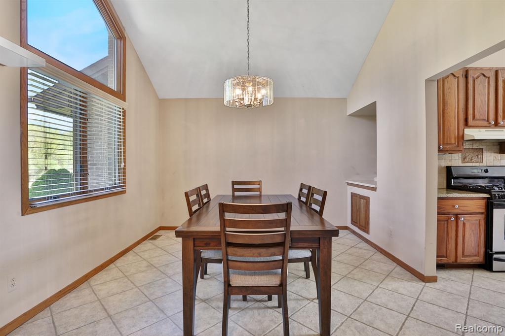 53201 MARANATHA Lane, Wixom, MI 48393 — Photo 8