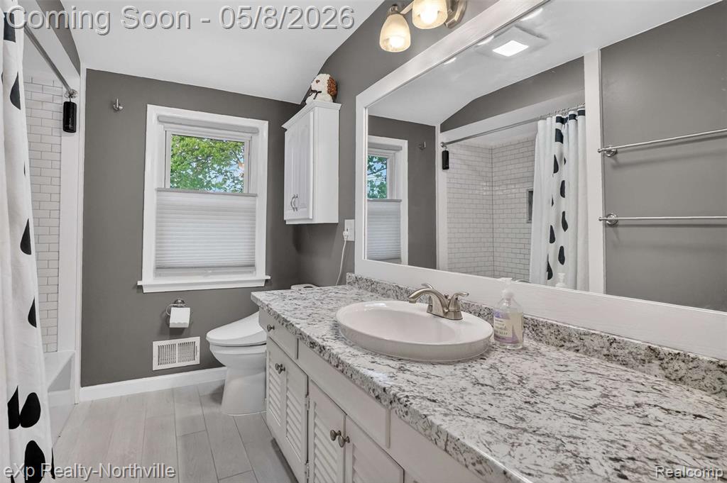 24168 Saint Mary Court, Farmington, MI 48336 — Photo 48