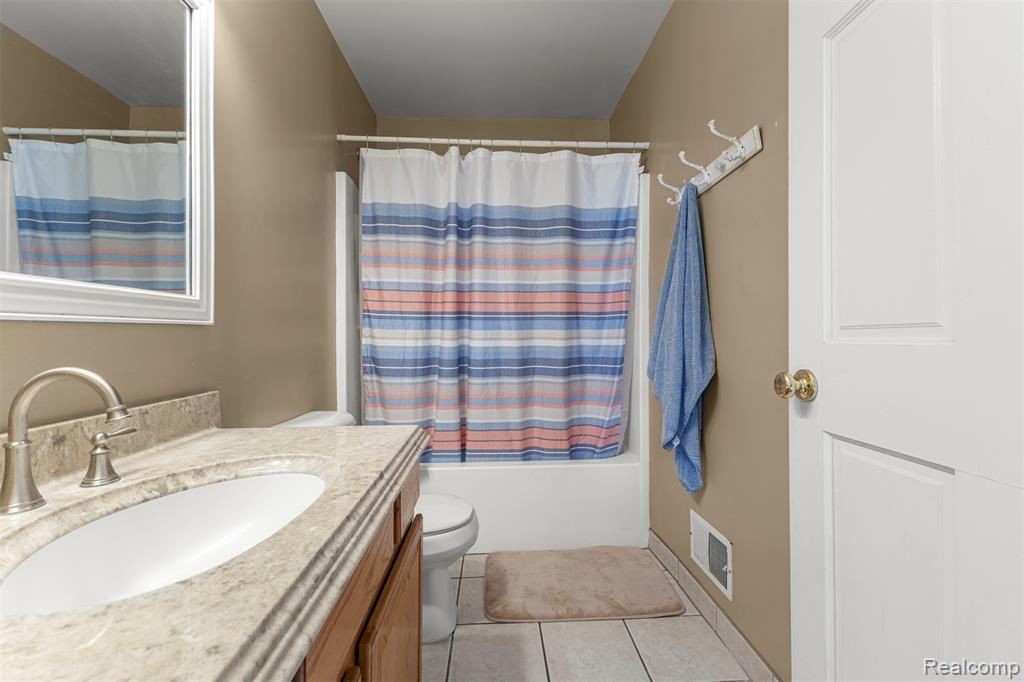 28810 Birchlawn Street, Garden City, MI — Photo 17