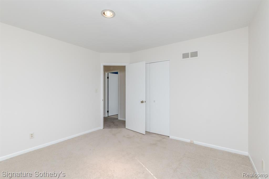 6015 PEBBLE LANE, West Bloomfield, MI — Photo 35