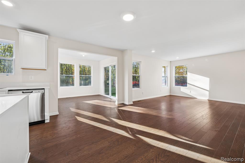 4246 Cedar Lane, Grand Blanc, MI 48439 — Photo 12