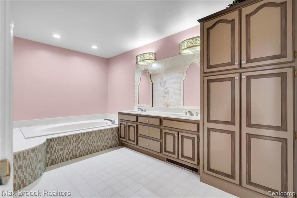 11633 Lorenz Way, Plymouth, MI 48170 — Photo 29