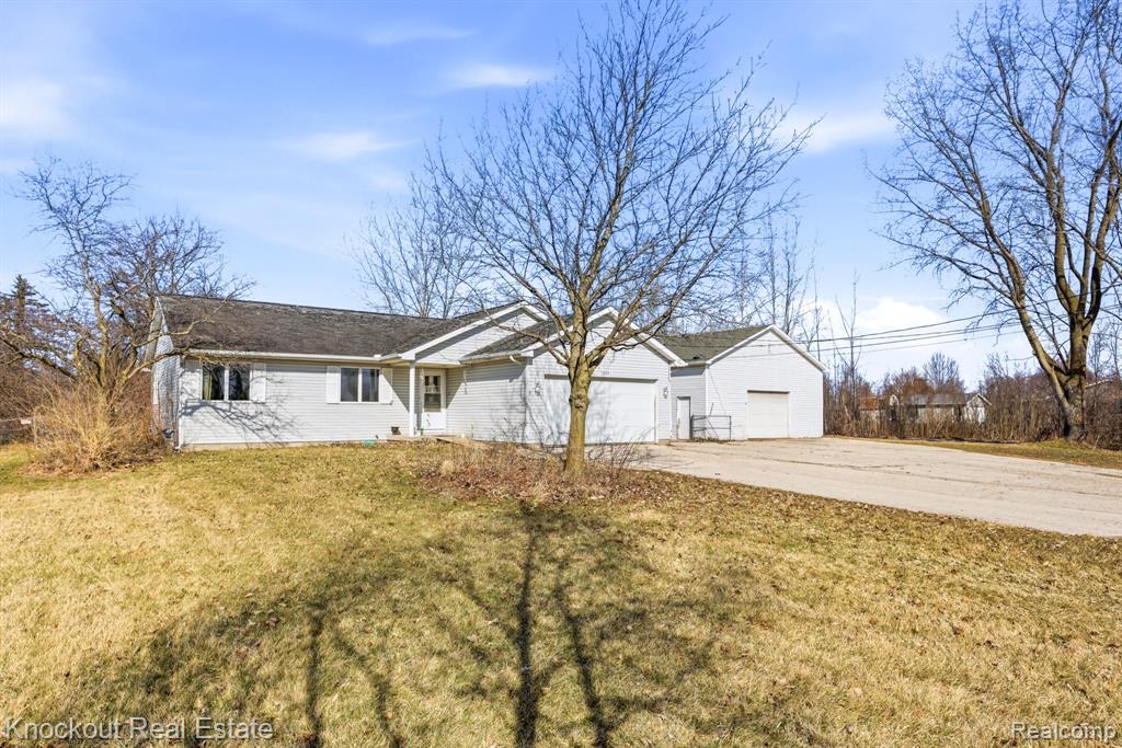 7045 Hospital Road, Freeland, MI 48623 — Photo 3