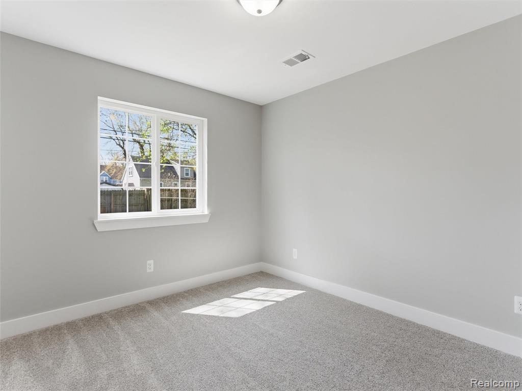 1005 Lakeview Street, Waterford, MI 48328 — Photo 18