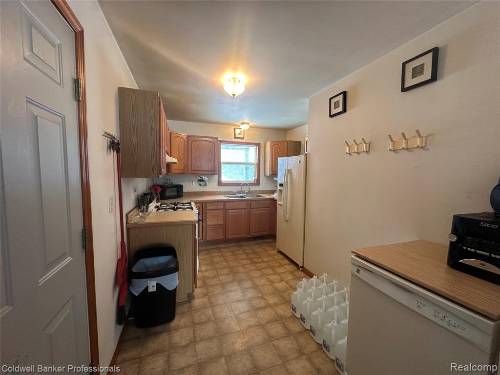 3419 Burnside Road, Otter Lake, MI 48464 — Photo 11