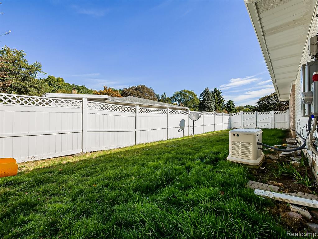 626 Wilwood Road, Rochester Hills, MI 48309 — Photo 36