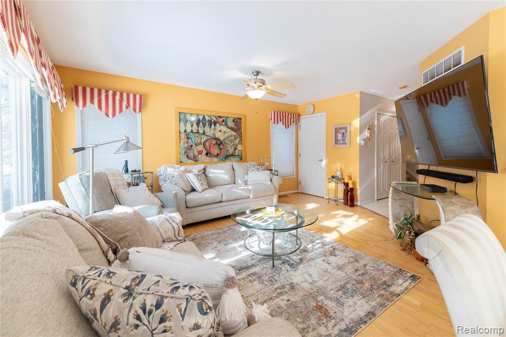 27824 Reo Road, Grosse Ile, MI 48138 — Photo 9