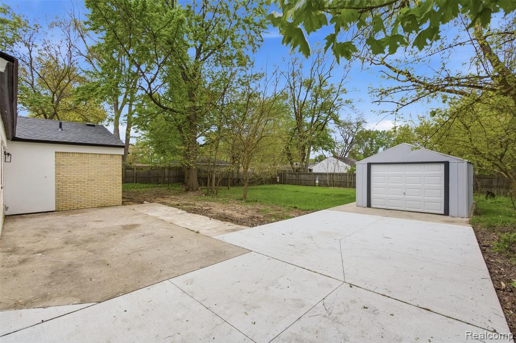 2483 Walce Drive, West Bloomfield, MI 48324 — Photo 18