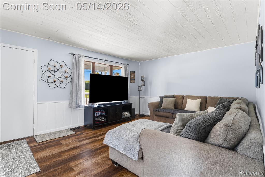 9338 E Lippincott Boulevard, Davison, MI 48423 — Photo 8